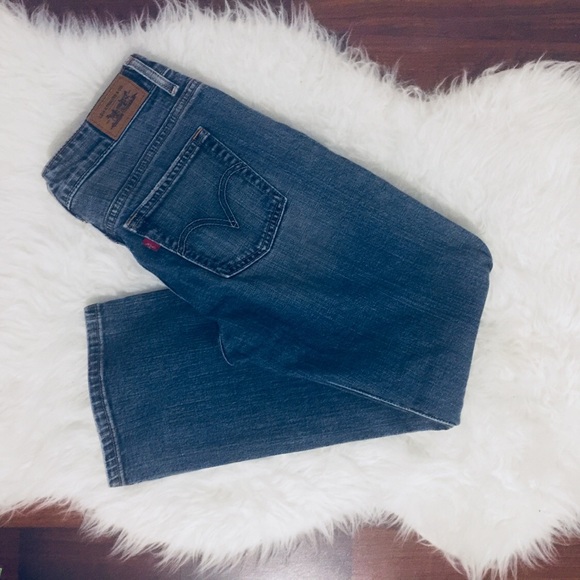 Women’s Levi’s Jeans 4 short 4S dark distress #30 - Picture 3 of 8